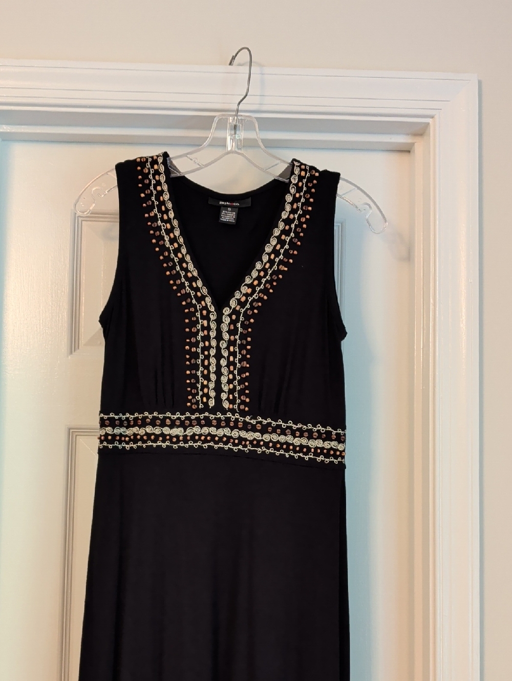 Black Embellished V-Neck Sleeveless Dress